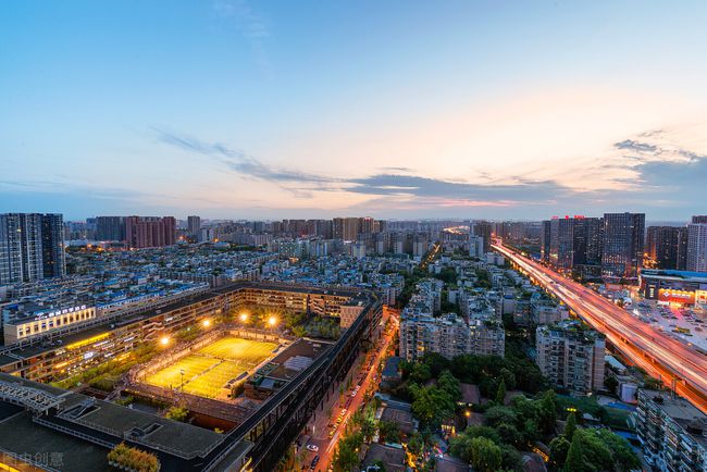 成都土地拍卖突破两万元大关,市场走势与前景展望分析