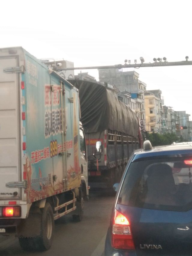 货车禁行区新规,优化城市交通,确保公共安全