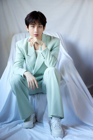 成毅工作室最新图片,明星魅力的独特视角探索