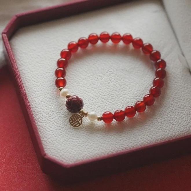 六福最新款手串,时尚与文化完美交融的珠宝艺术品